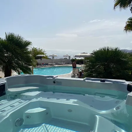Bougainville 4* ליפארי