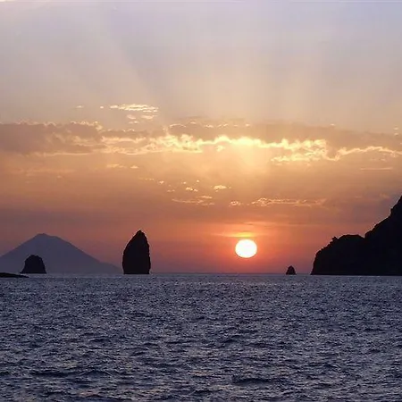 Bougainville Lipari